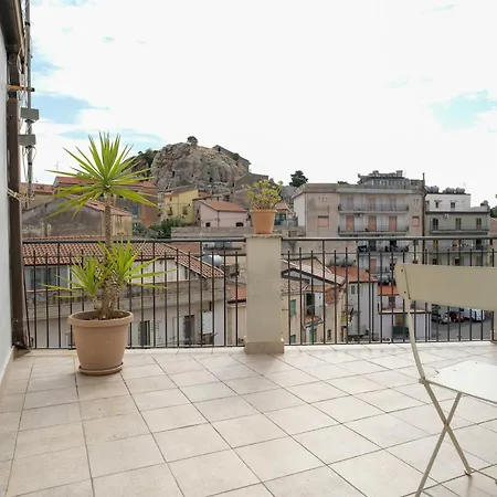 Terrazza Con Vista 니코시아